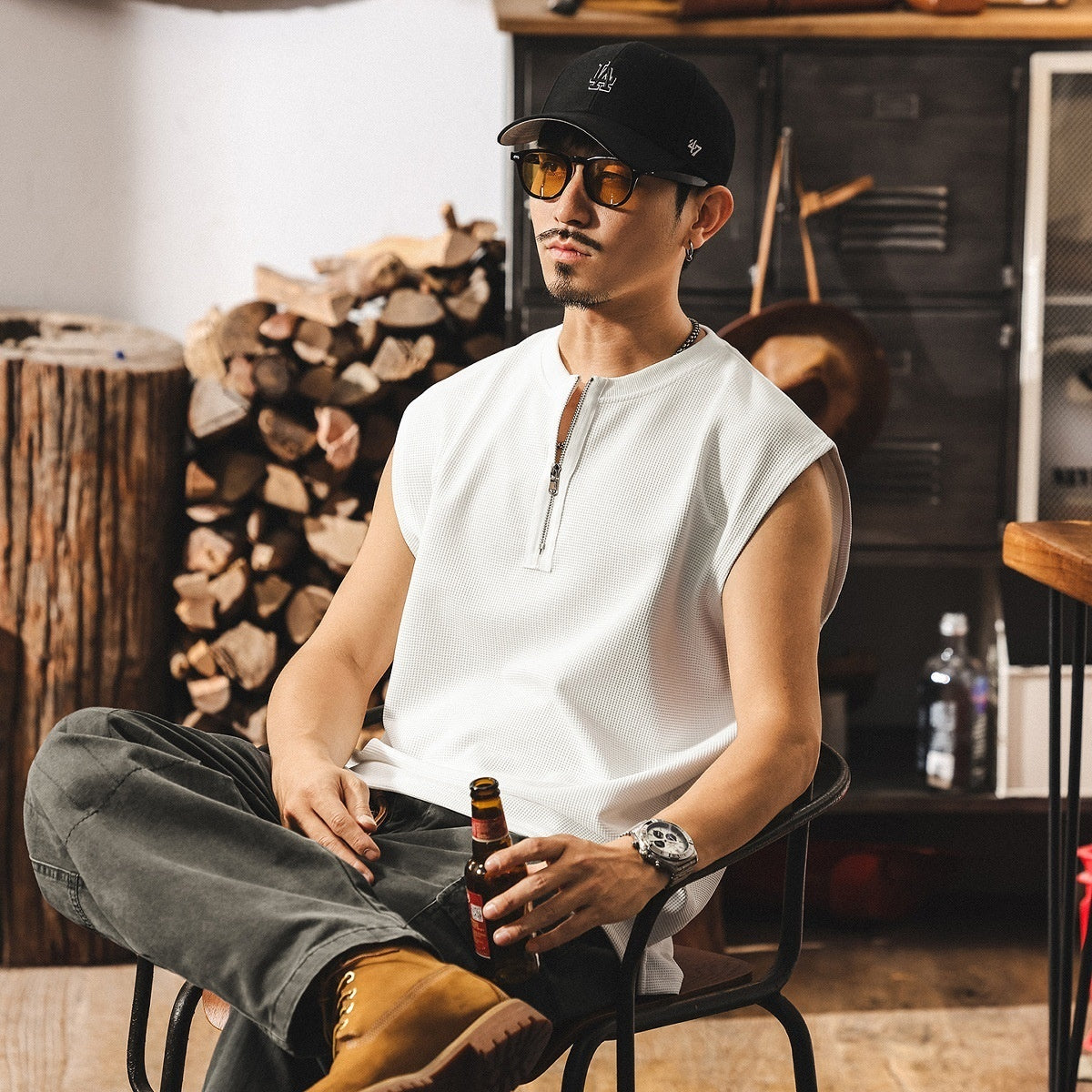 Camiseta masculina vintage com zíper, estilo esportivo e folgada, com textura waffle.