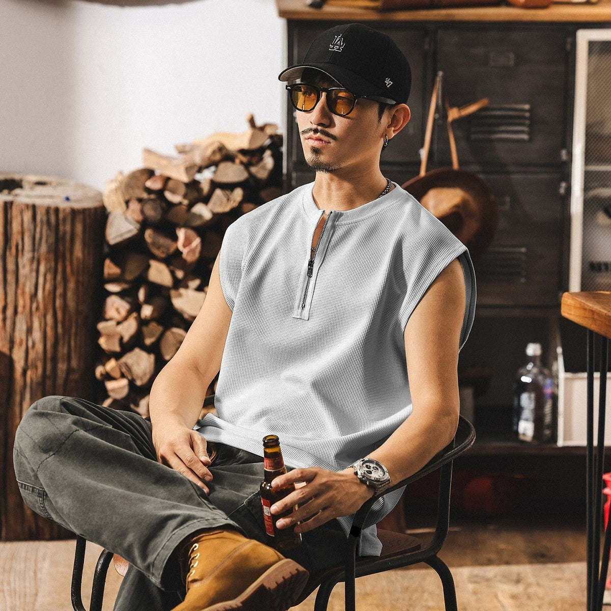 Camiseta masculina vintage com zíper, estilo esportivo e folgada, com textura waffle.