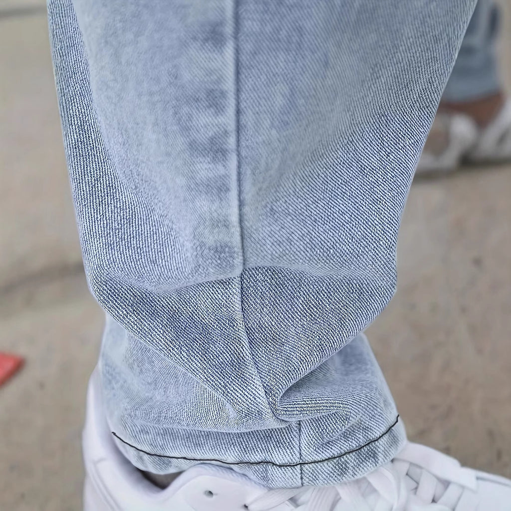 Calça jeans slim masculina casual.